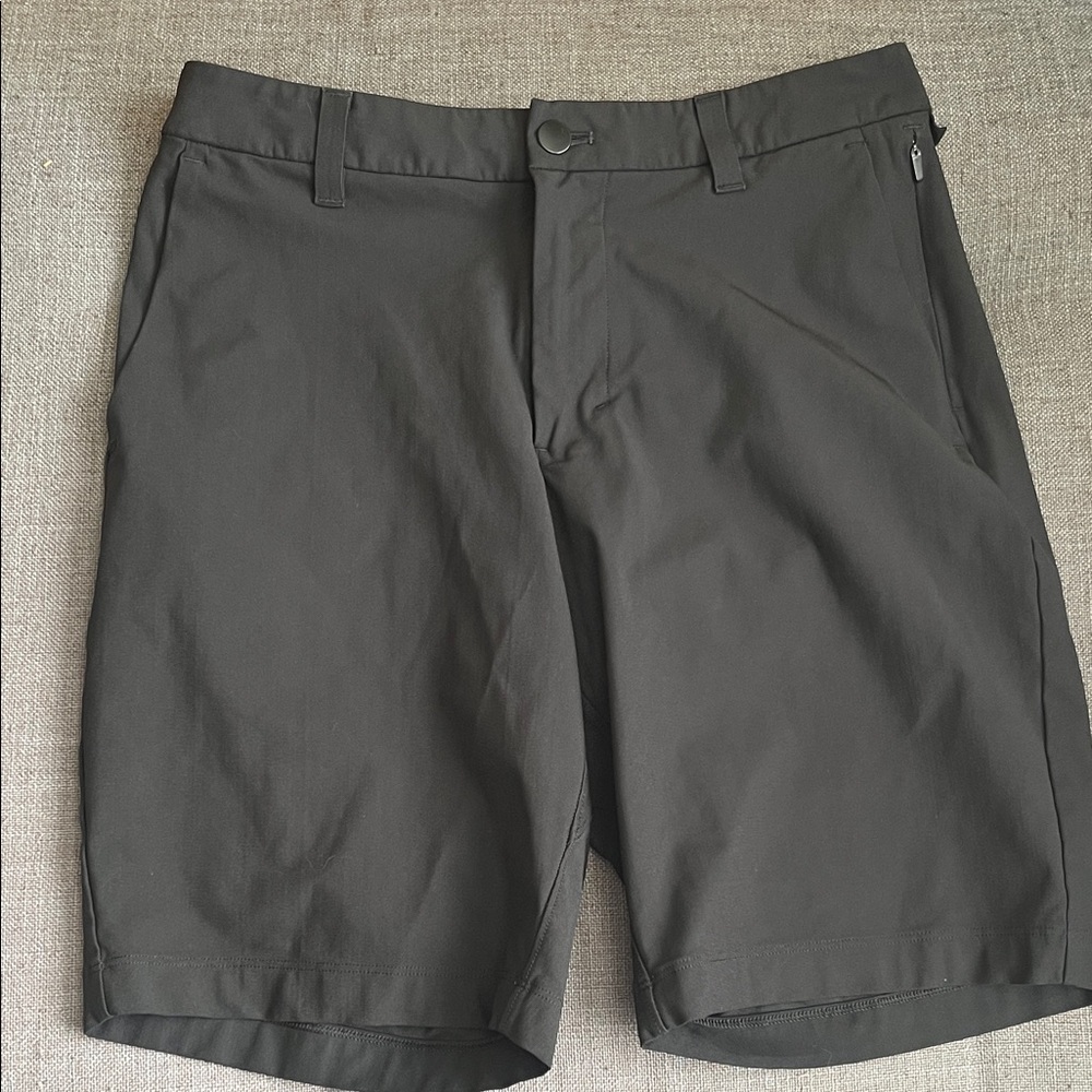 Men's Lululemon  Black Shorts size 28
